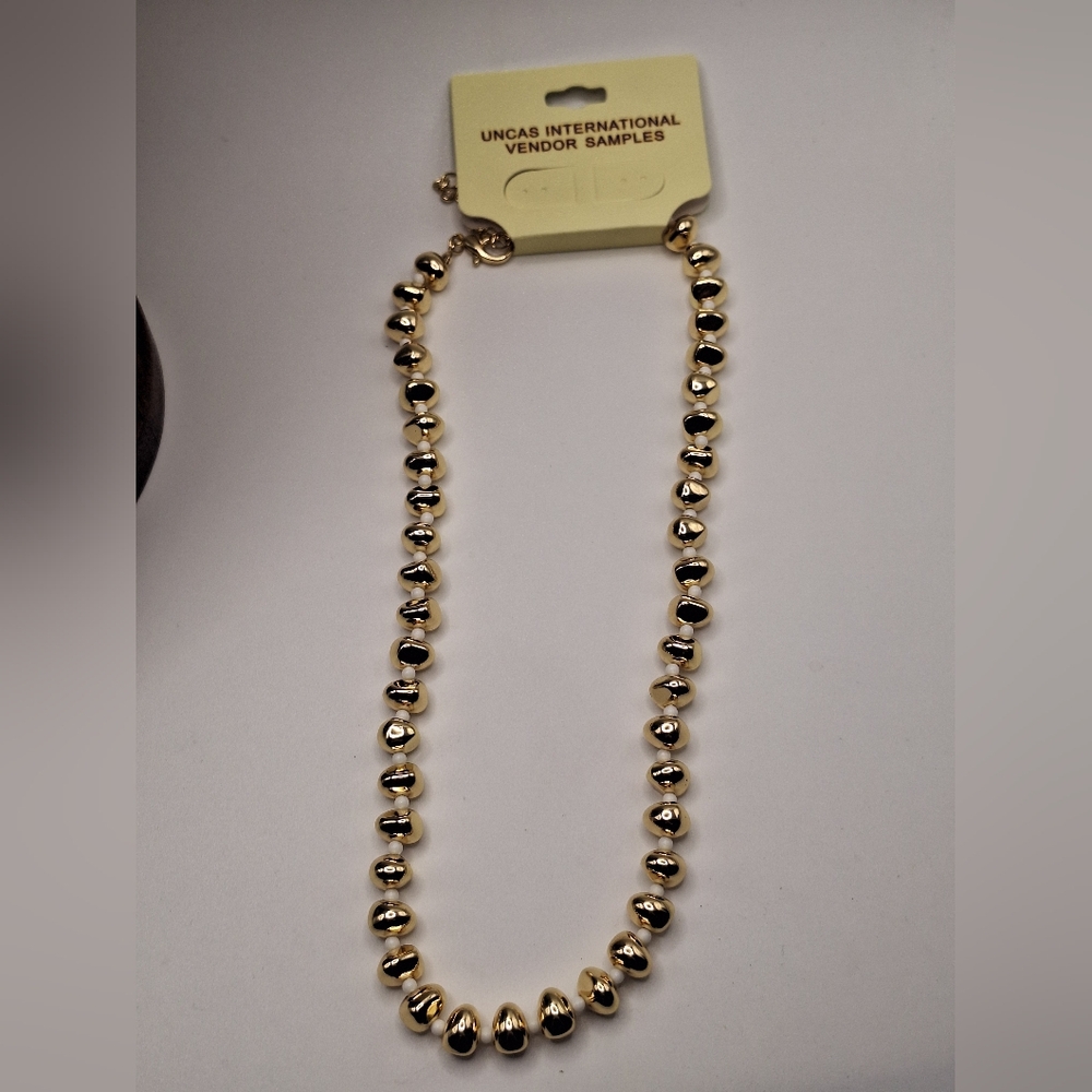 Gold Tone Beaded Necklace Classic Statement NWT - Picture 2 of 4